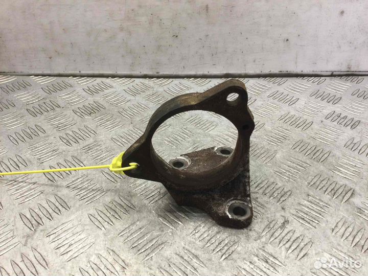 Кронштейн полуоси Toyota Celica 1zzfe