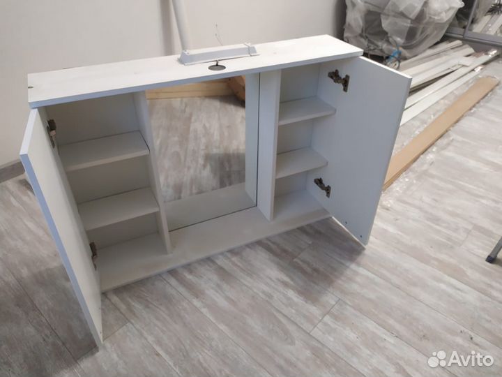 Полка настенная в ванную