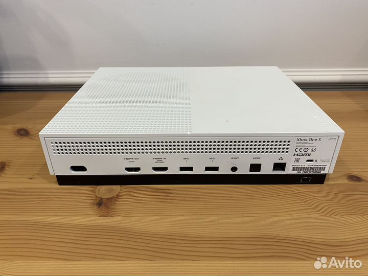 Xbox One S / дисковод