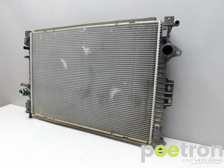 Б/У Б/У Радиатор охлаждения б/у 31368082 volvo