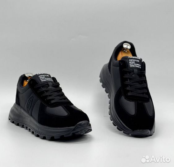 Кроссовки мужские спортивные