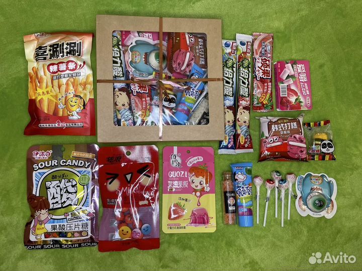 Подарочный набор с азиатскими сладостями