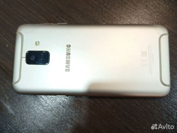Samsung Galaxy A6, 4/64 ГБ