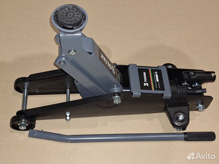 Домкрат подкатной 3 тонны