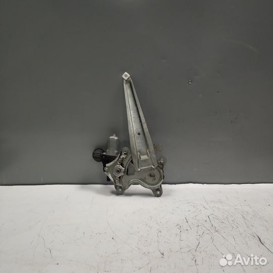 Стеклоподъемник задний правый Toyota RAV4 XA30