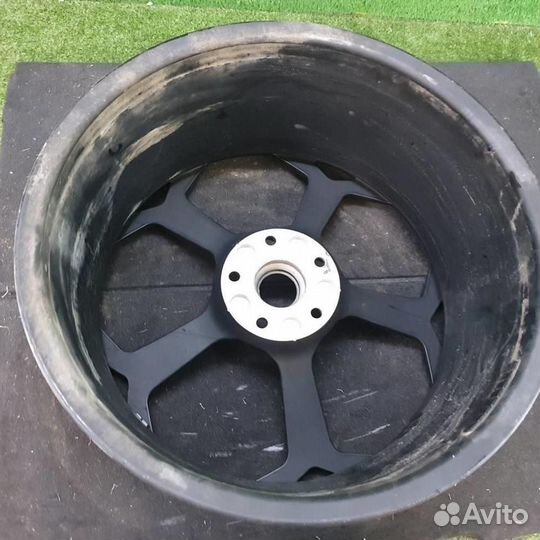 Диск литой Ламборгини Урус (2017-2022)