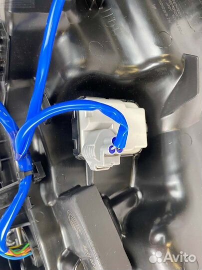 Фара левая Toyota Land Cruiser 200