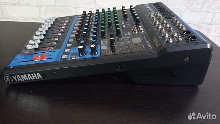 Микшерный пульт