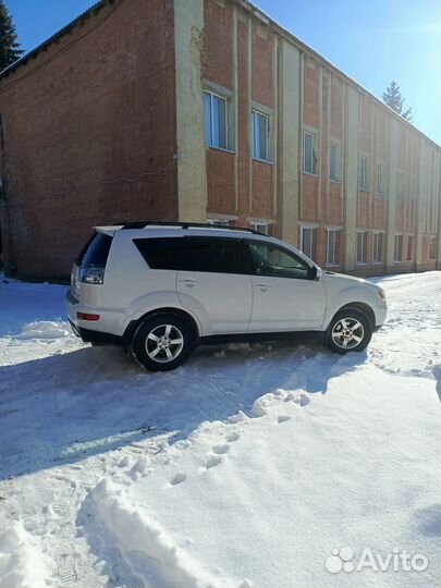 Mitsubishi Outlander 2.4 CVT, 2012, 389 155 км