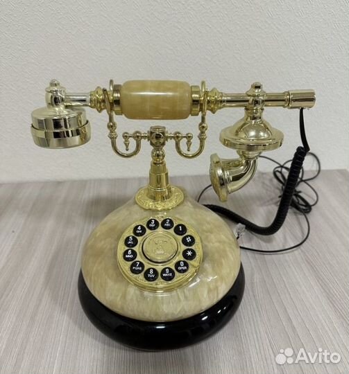 Старый телефон