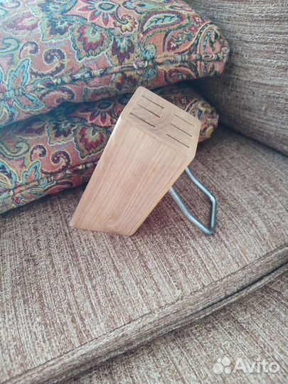 Подставка для ножей. Новая. Дерево и метал
