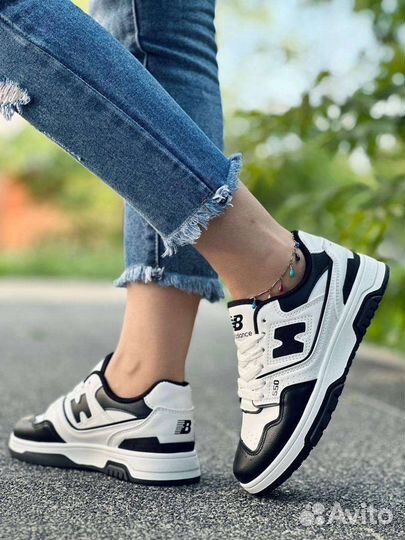 Женские кроссовки