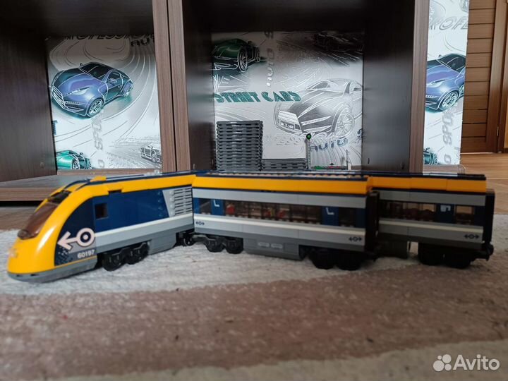 Пассажирский поезд Lego city 60197