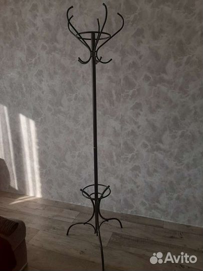 Вешалка для одежды напольная