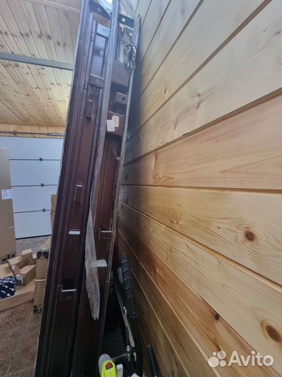 Продам дверь входную металлическую новую в пленке