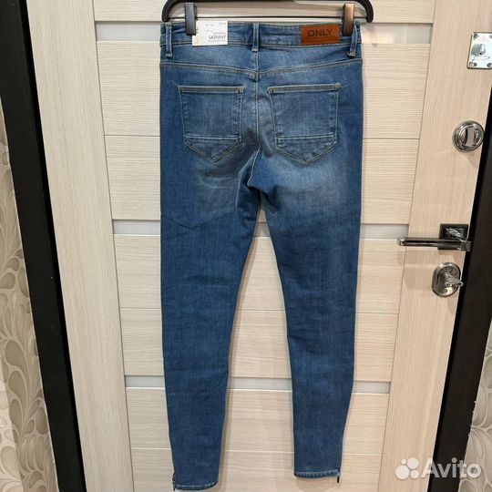 Джинсы рваные синего цвета Only (новые, с биркой)