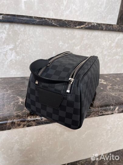 Нессер Louis Vuitton