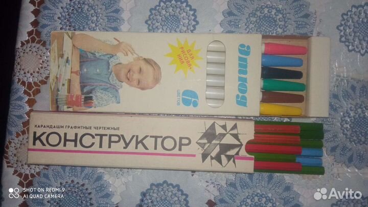 Краски, карандаши, готовальня СССР, чернильница