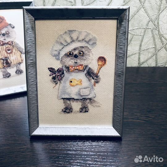 Готовая вышивка крестом Котик