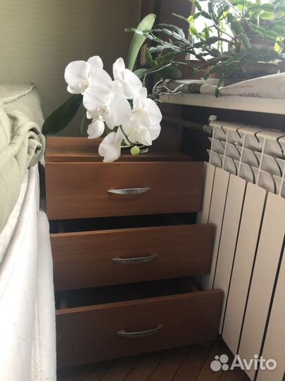 Тумбочка 43 см длина, 44,5 см ширина, 52 см высота