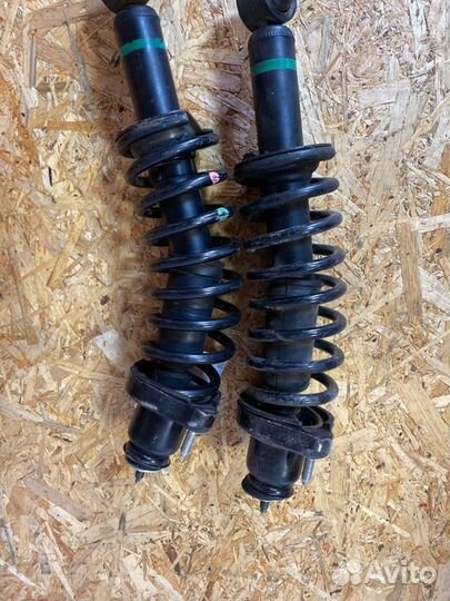 Пружина подвески задняя Mitsubishi Outlander