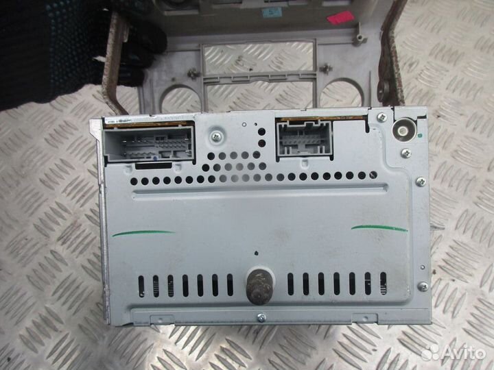 Форд Эскейп 2 Магнитола с рамкой