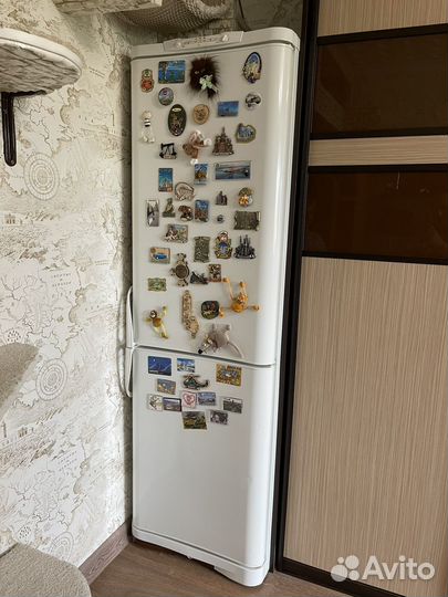 Холодильник indesit C240 G