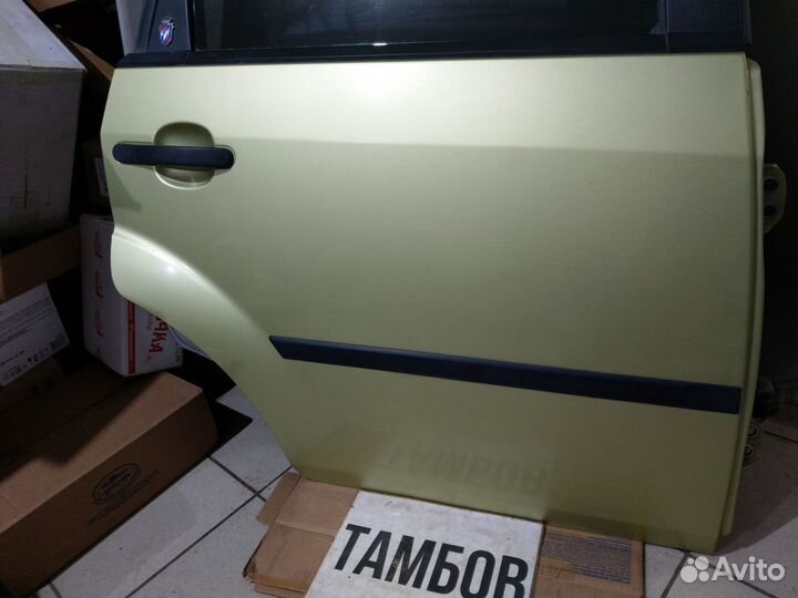 Задняя правая дверь в сборе форд фиеста 5 2005 год