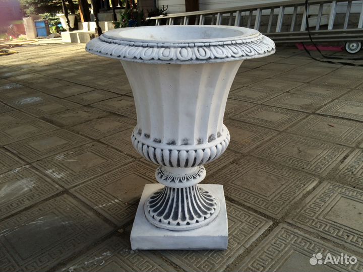 Вазон бетонный выс. 54 см