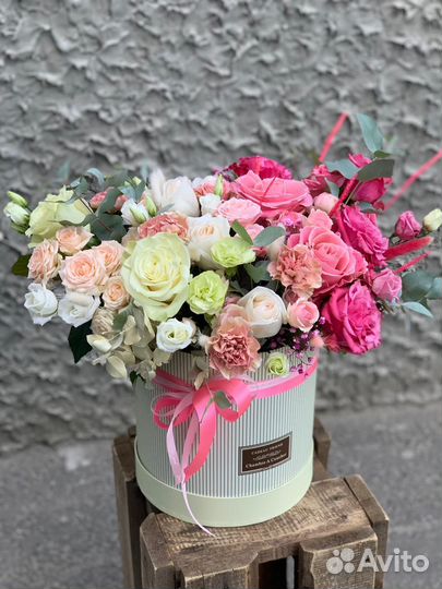 Доставка цветов. Коробка Розовый фламинго