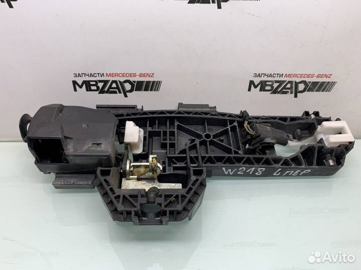 Кронштейн ручки двери Mercedes W204