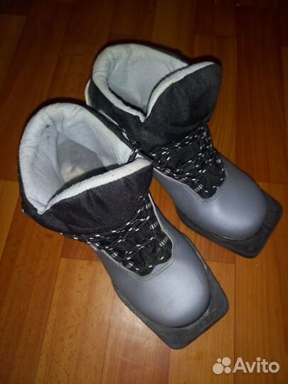 Ботинки лыжные