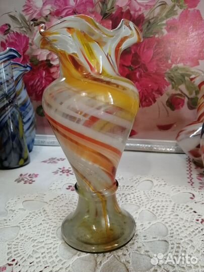 Вазы цветное стекло. Винтаж