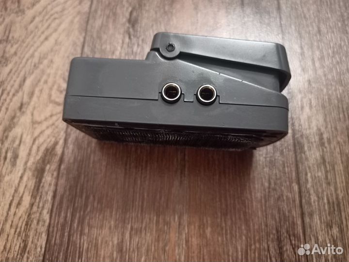 Гитарная педаль Behringer Chromatic tuner