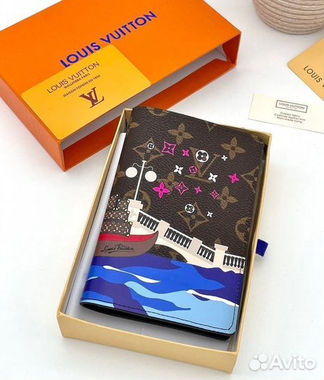Обложка на паспорт LV