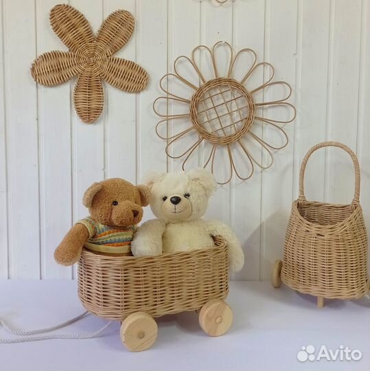 Плетеная тележка. Тележка-каталка для детских игр