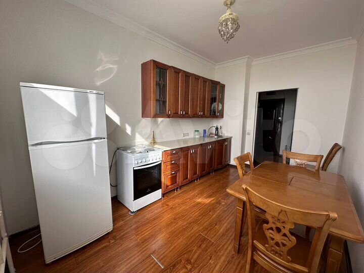 2-к. квартира, 60 м², 4/9 эт.