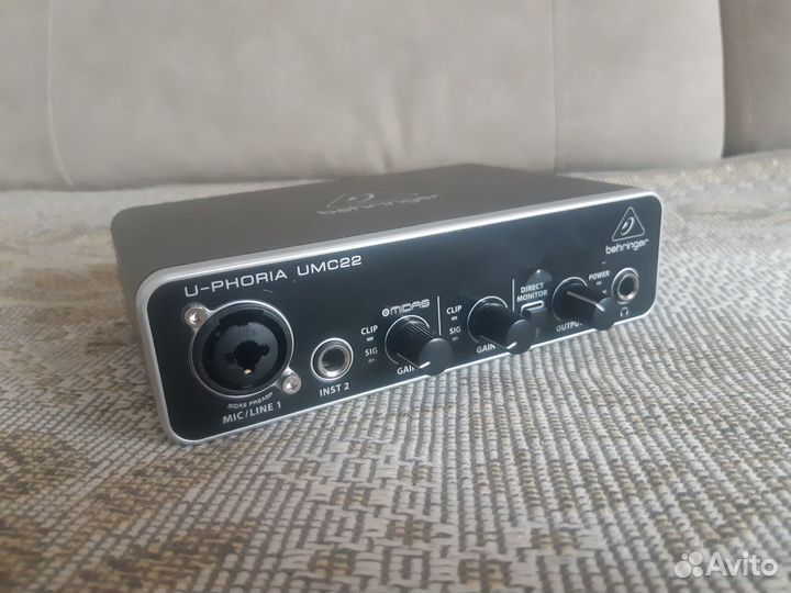 Внешний аудиоинтерфейс behringer UMC22
