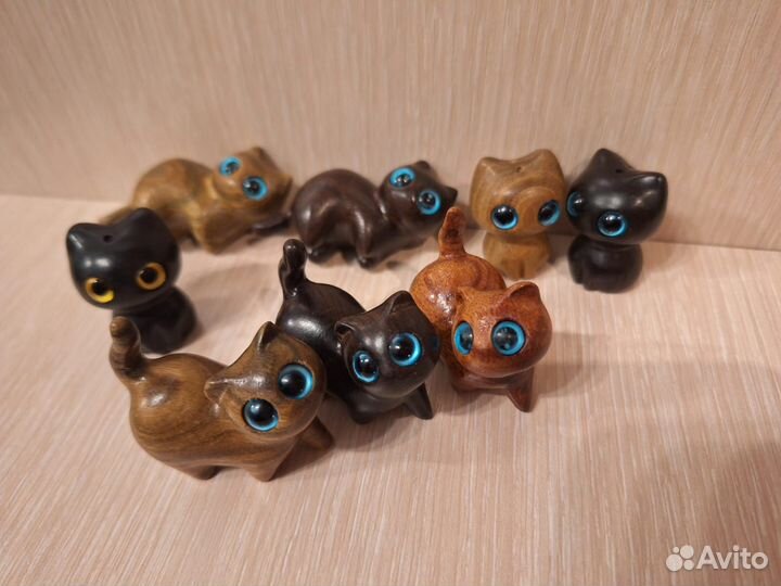 Голубоглазый кот. Фигурка на полку