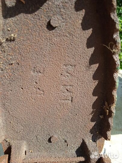 Старинный угольный утюг