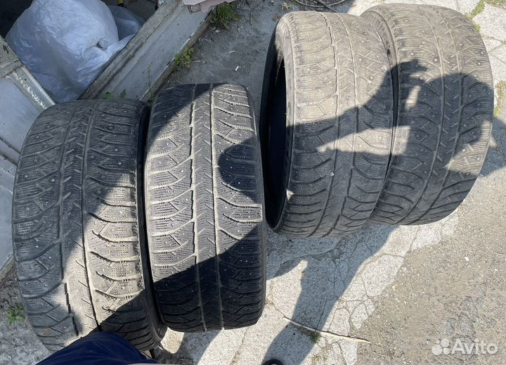 Bridgestone Ice Cruiser 7000 255/50 R19 107T