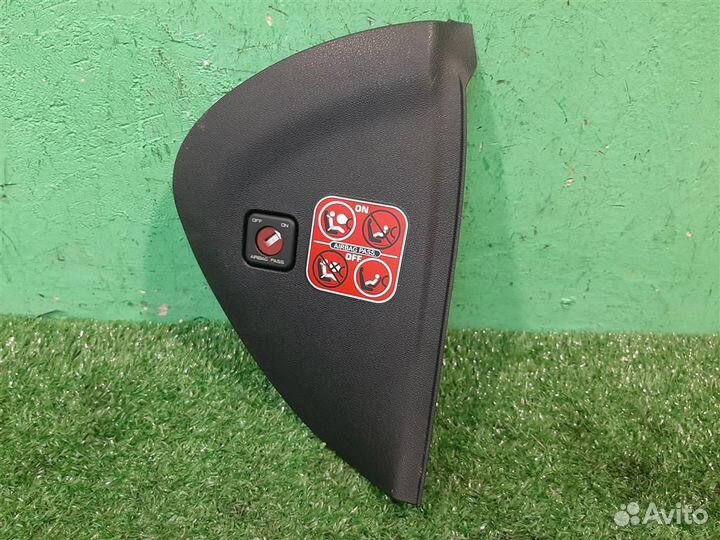 Накладка торпедо правая Citroen C3 Picasso 2009