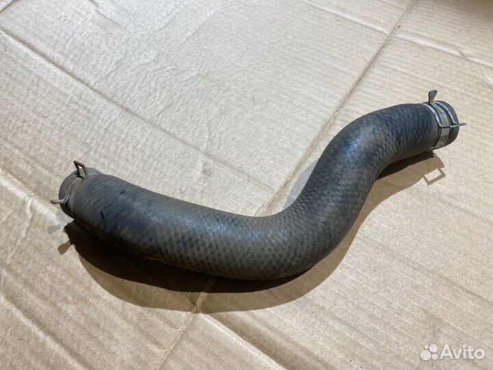 Патрубок радиатора нижний Suzuki Sx4 седан M16A