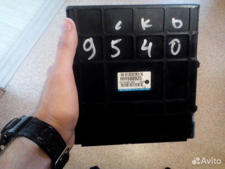 Блок управления двигателем lancer 9