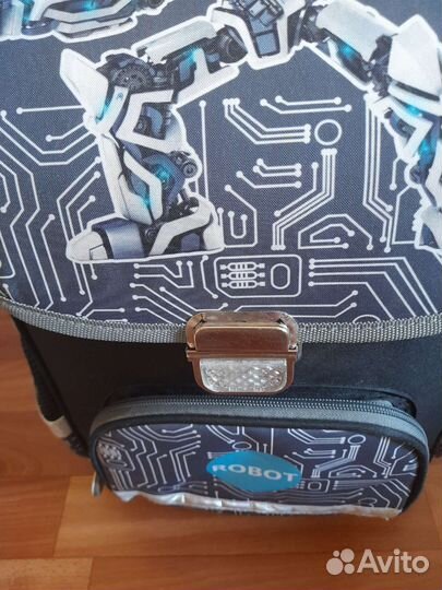 Школьный рюкзак