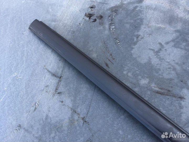 Молдинг крыши правый Nissan Cube Z10 1998-2003