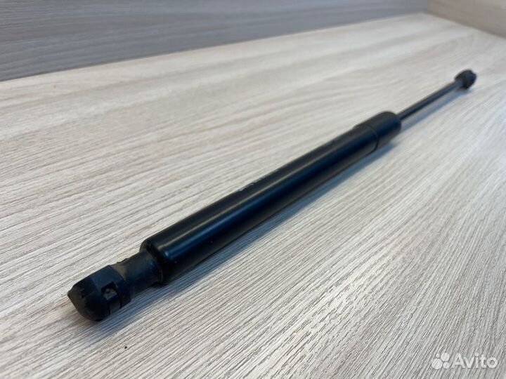 Амортизатор двери багажника LADA X-Ray