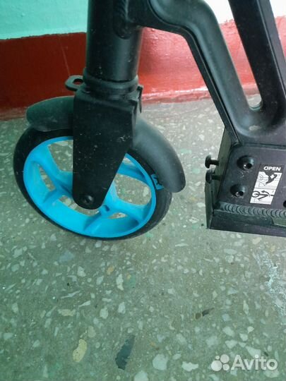 Самокат. Рабочий. Reaction. Складной