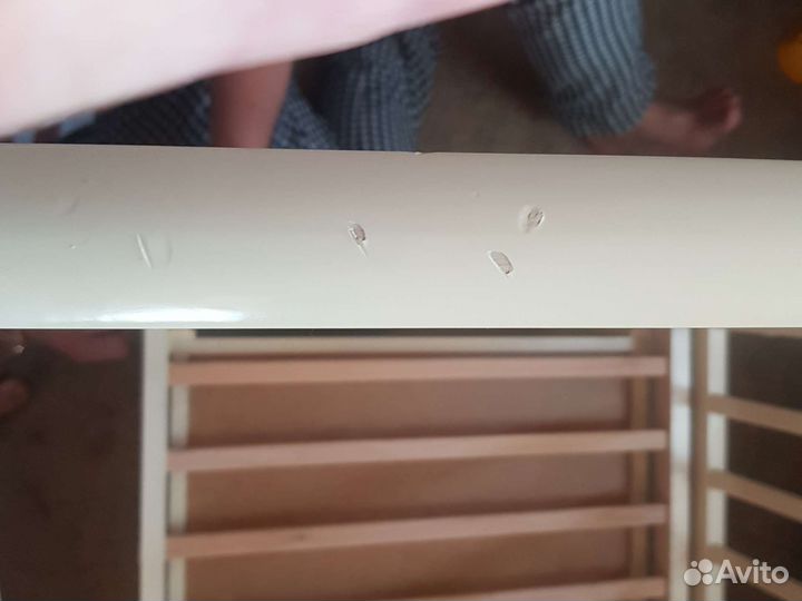 Детская кроватка с маятником