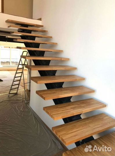 Лестница Г-обpaзнaя